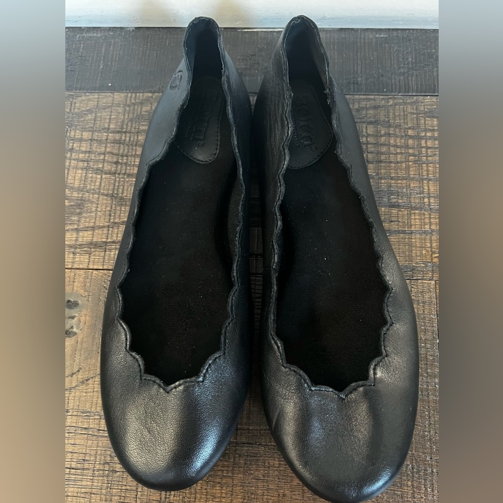 Born Black Leather Flats, Size 7